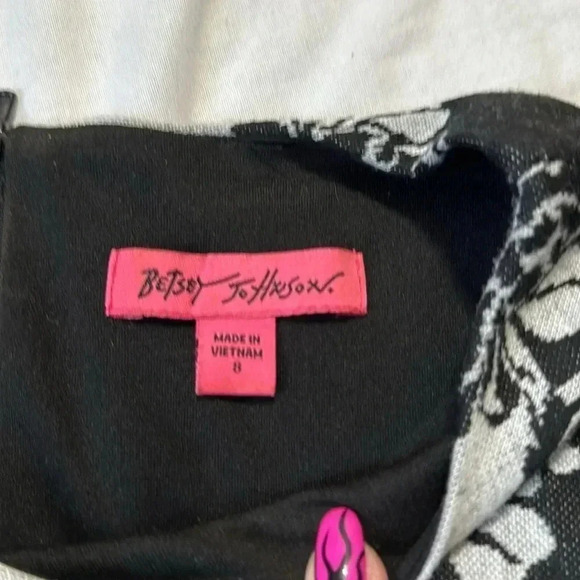 Betsy Johnson Black /Gray Floral Print Dress Cap Sleeve size 8 Midi - Picture 2 of 7